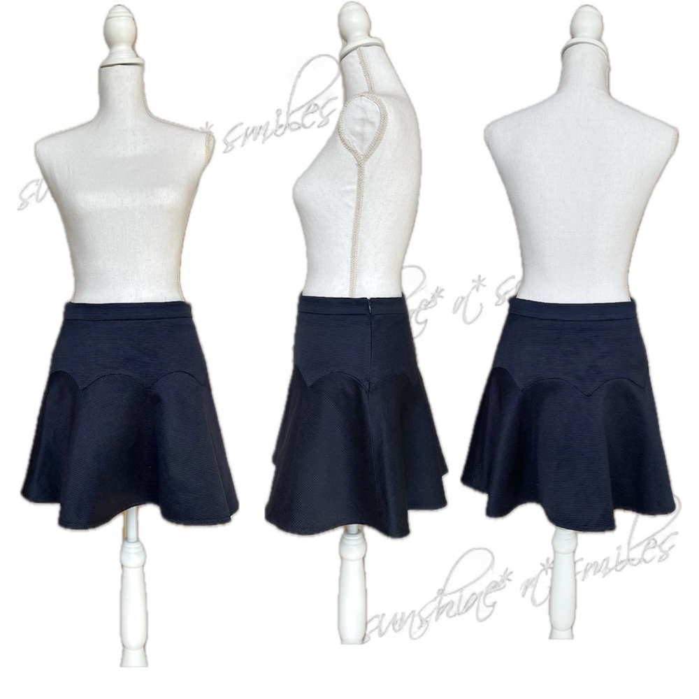 CLUB MONOCO 📌 Navy Blue Lined Textured Scalloped Circle Flared Mini Skirt size 4